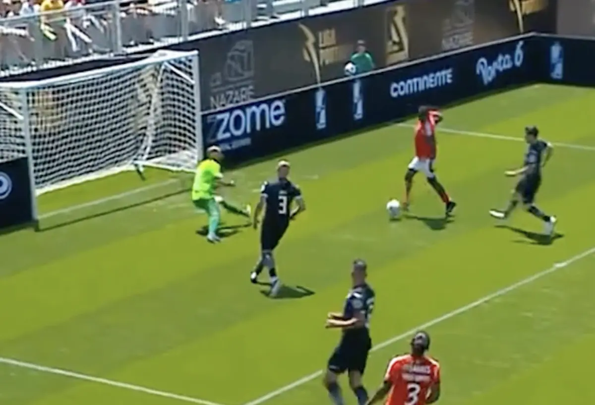 Imagem de contexto do artigo Mantorras finalizou com classe no Liga Legends. Ora veja