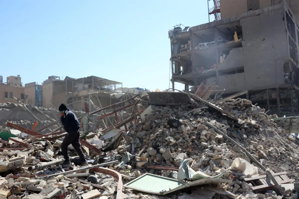 Imagem que mostra a destruição no Irão