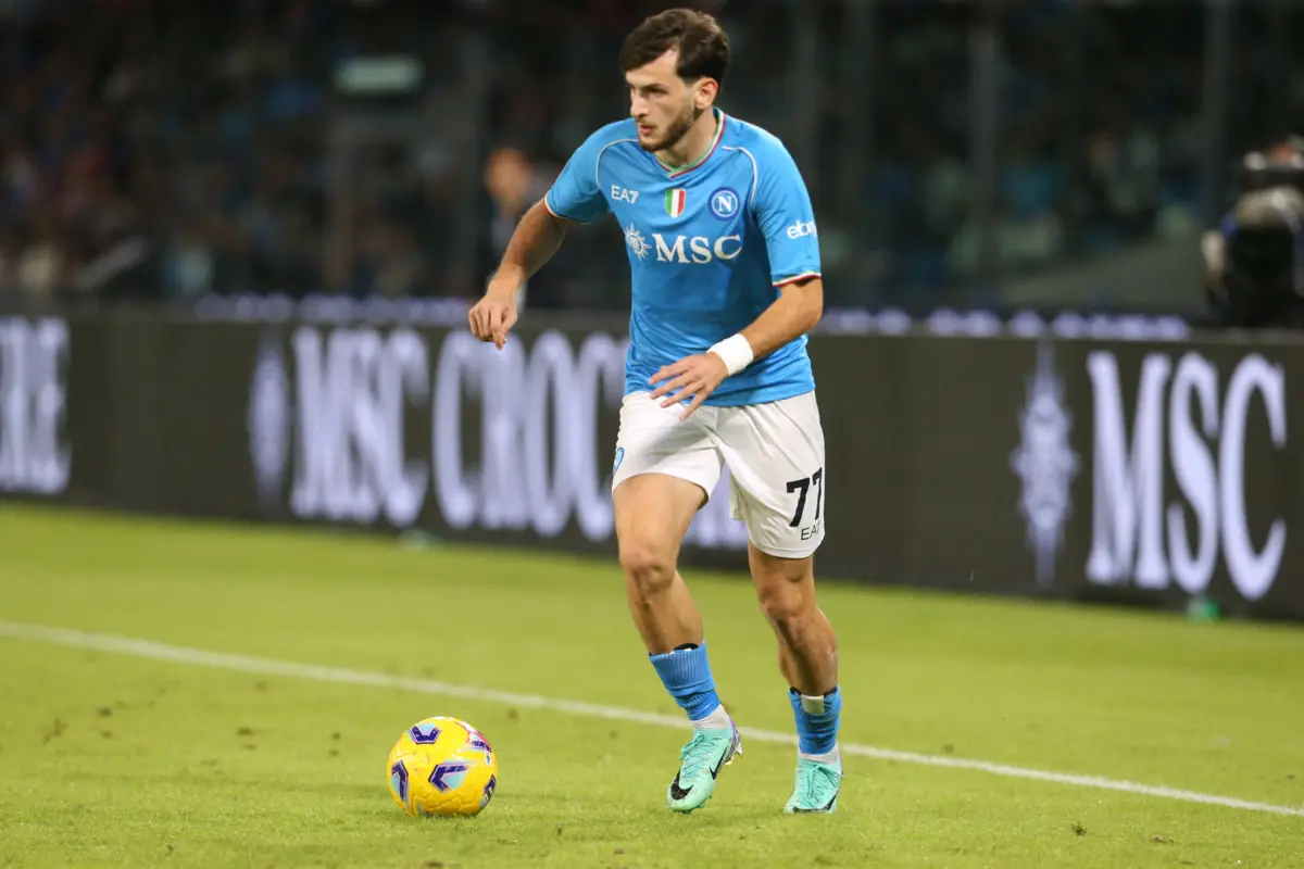 Imagem de contexto do artigo Fortemente associado ao PSG, Kvaratskhelia está prestes a renovar com o Nápoles