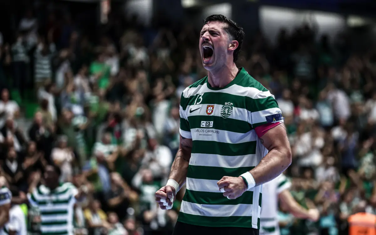 Sporting venceu e é líder