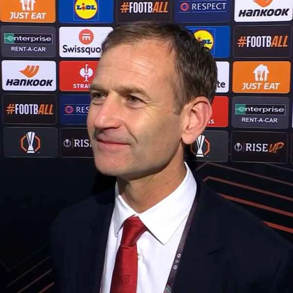 Imagem de contexto do artigo Ingleses detalham saída do diretor desportivo do United: "escoltado" e de "cara fechada"