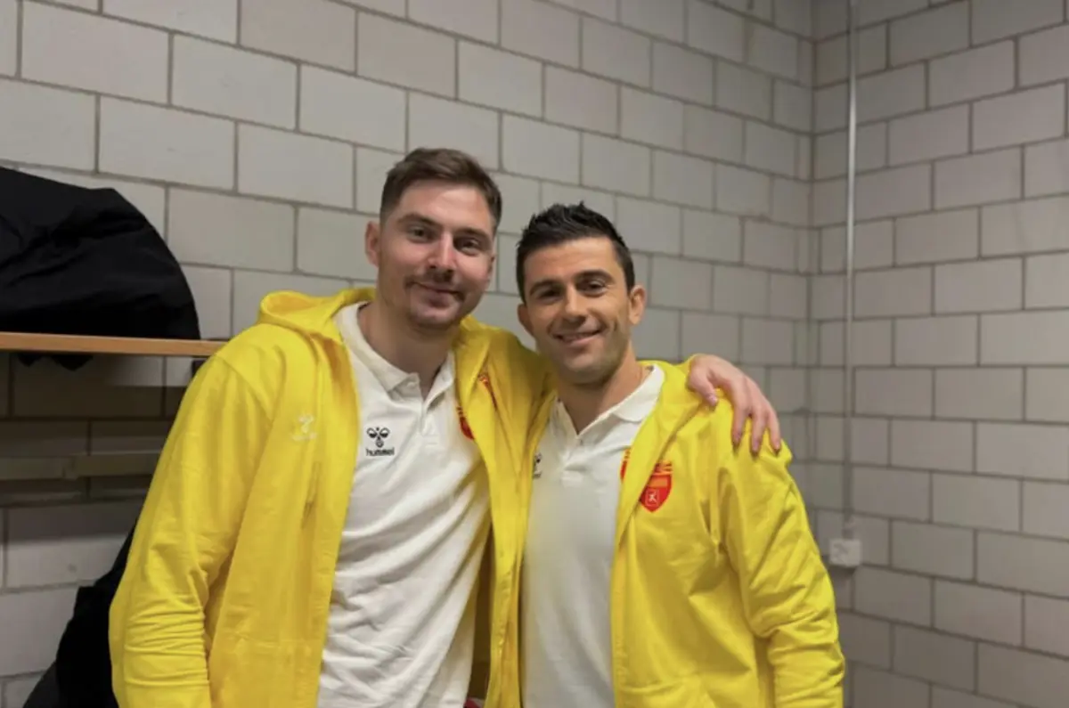 Nikola Mitrevski, à direita