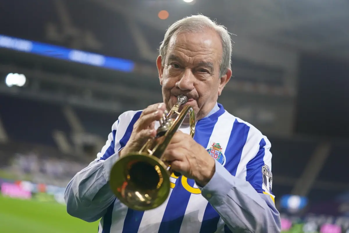 Imagem de contexto do artigo "Com ele foi contra tudo e contra todos e guardo a saudação que me fazia sempre que tocava 'Pinto da Costa olé olá''