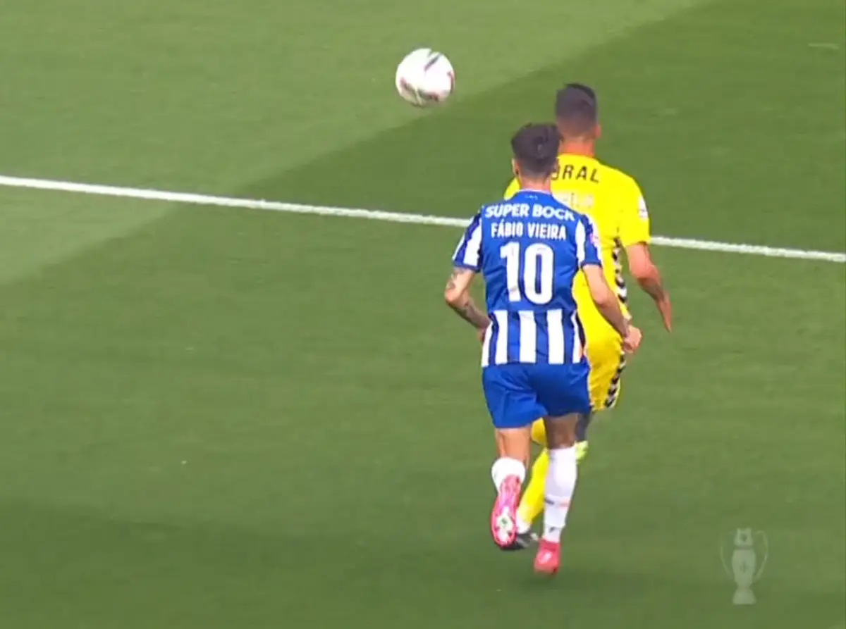 Imagem de contexto do artigo Tribunal O JOGO | Fábio Vieira comete falta para penálti sobre João Aurélio?