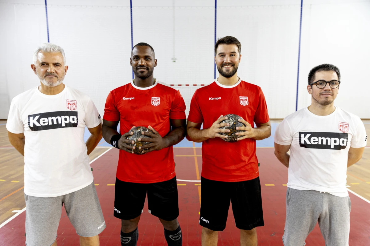 Paulo Jorge Pereira, Pedro Valdés, Miguel Martins e Jorge Sousa antes do treino (créditos: Carlos Carneiro)