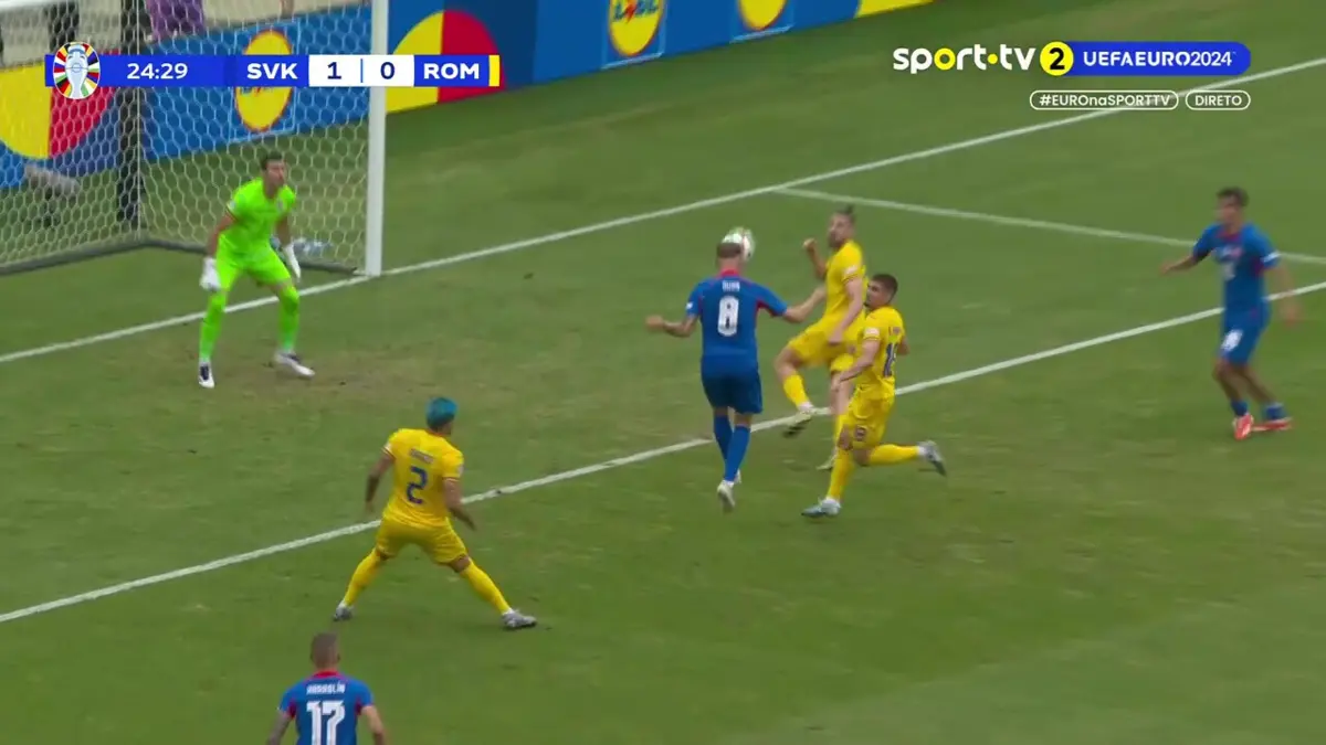 Imagem de contexto do artigo Eslováquia-Roménia: Duda abre a marcador com cabeceamento perfeito. Veja o golo