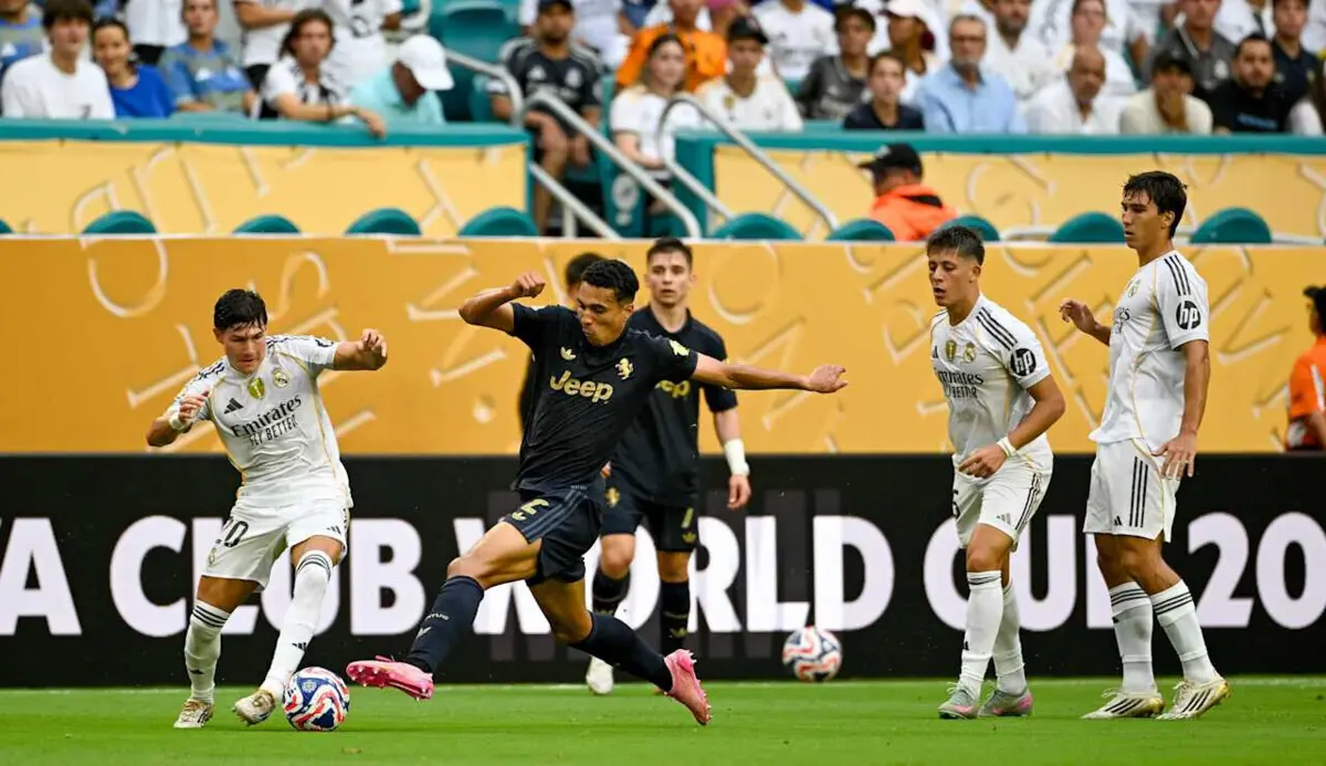 Alberto Costa contra o Real Madrid (Créditos: Juventus)