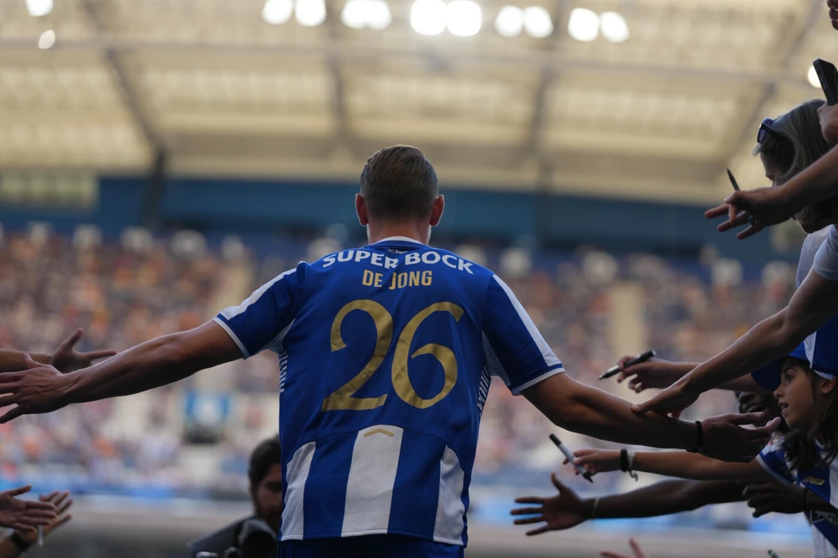 Imagem de contexto do artigo FC Porto detalha a surpreendente contratação de Luuk de Jong
