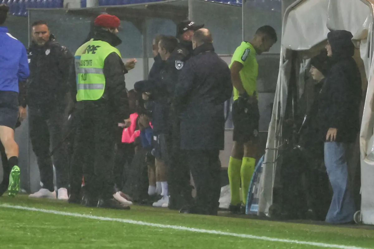 VAR na II Liga ( Créditos: José Carmo/Global Imagens )