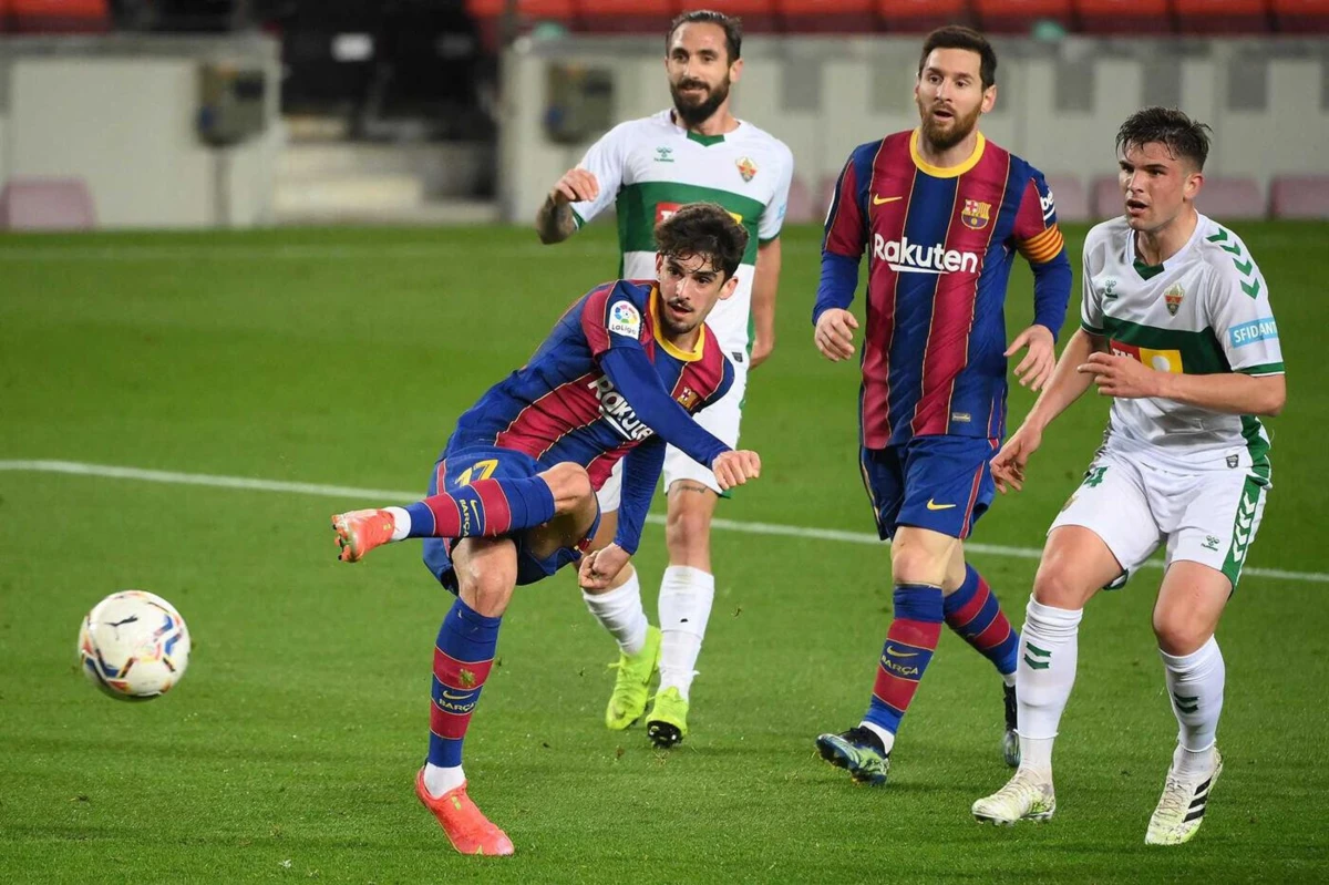 Trincão jogou com Messi no Barcelona