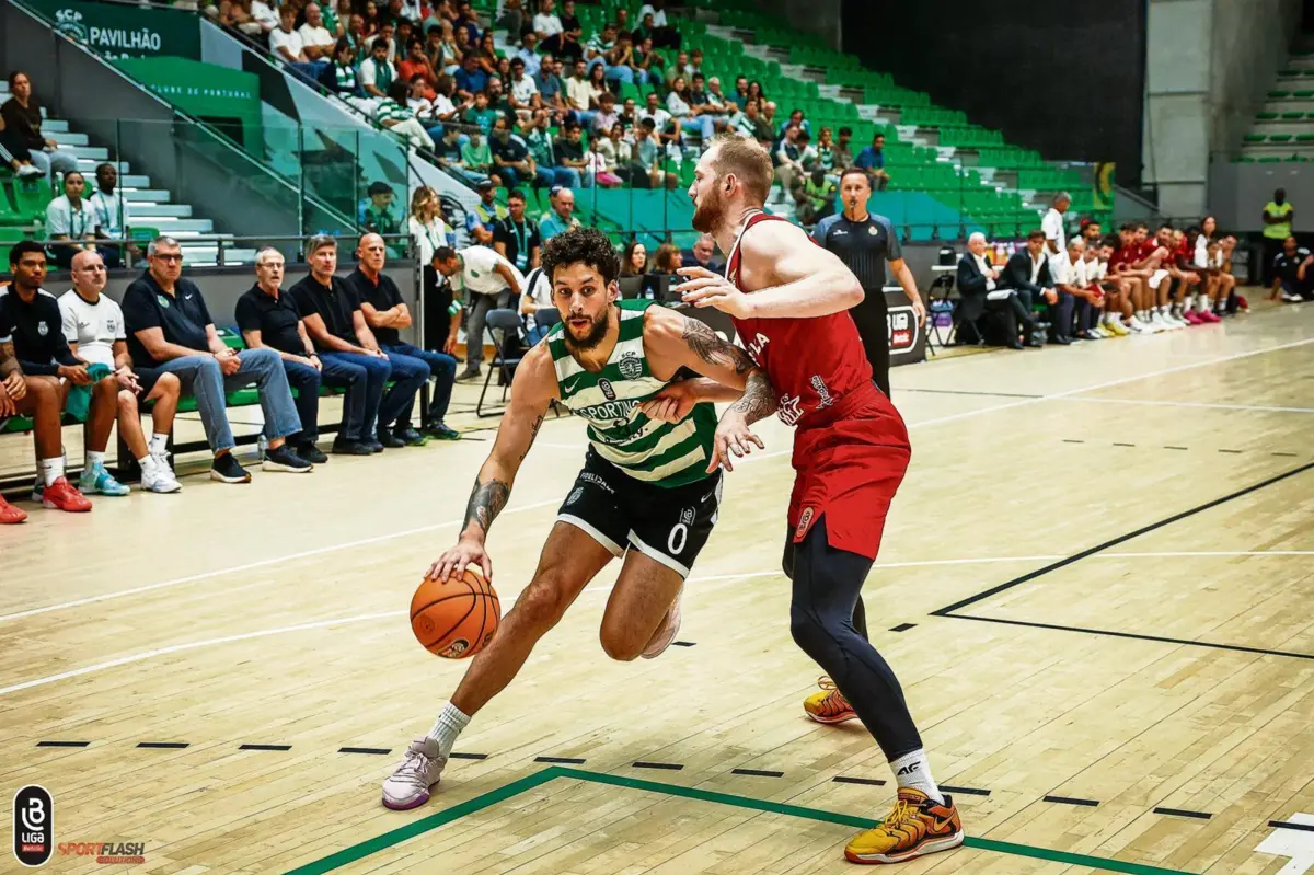 Imagem de contexto do artigo Benfica e Sporting num dérbi de basquetebol em dose tripla