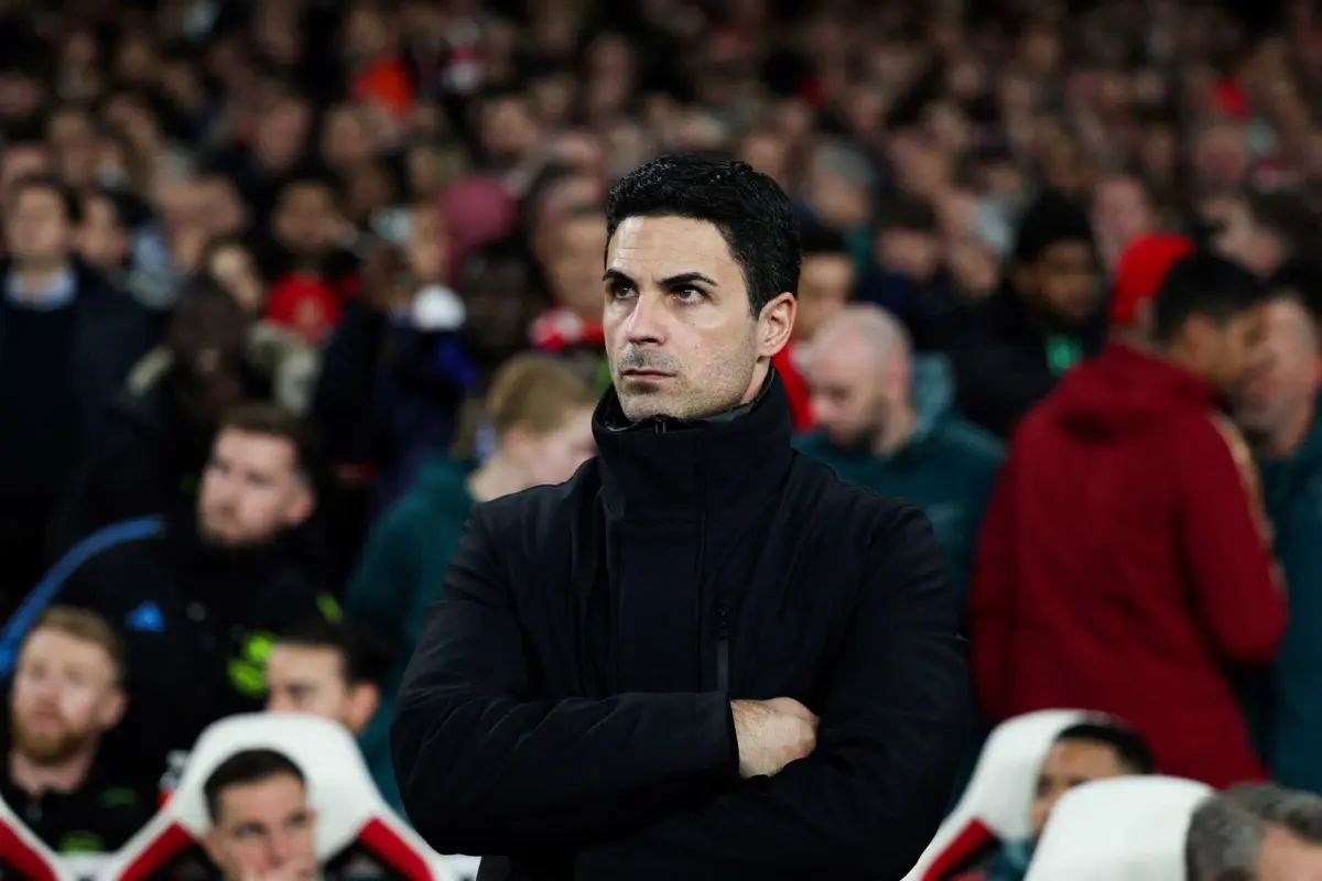 Arteta no Arsenal-FC Porto (créditos:Adrian DENNIS / AFP)