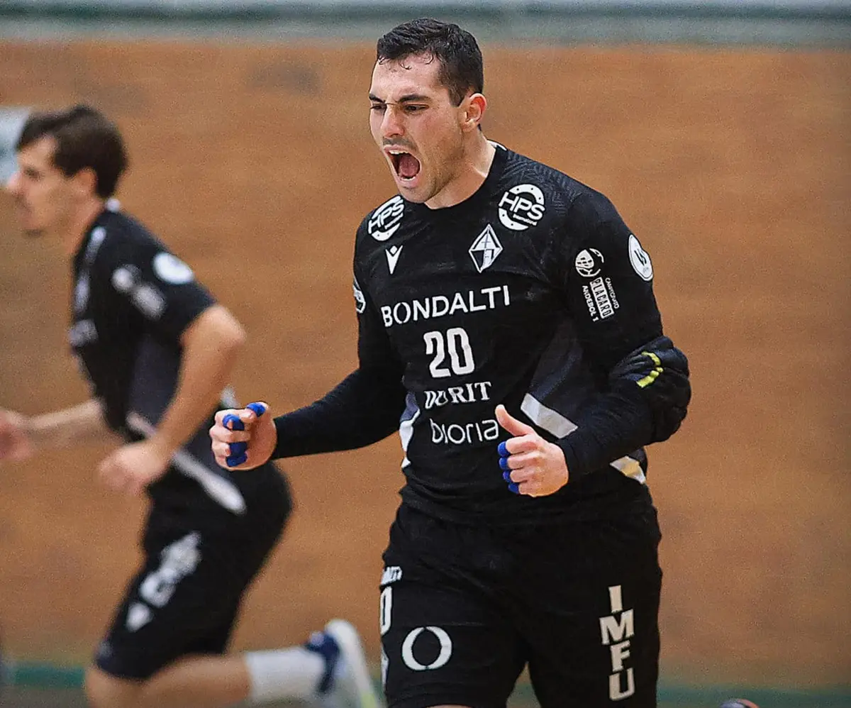 Imagem de contexto do artigo Pivô Fábio Silva reforça o Benfica