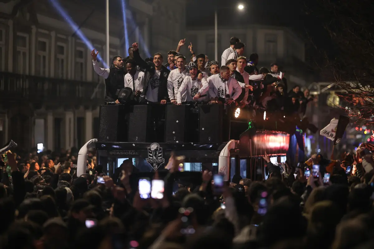 Imagem de contexto do artigo Milhares de adeptos recebem campeões de inverno em Guimarães