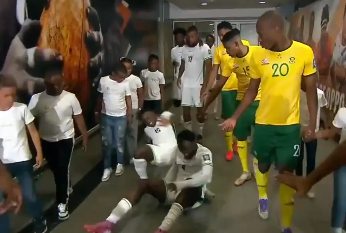 Imagem de contexto do artigo Uma literal má entrada em campo: jogadores da Nigéria caíram no túnel