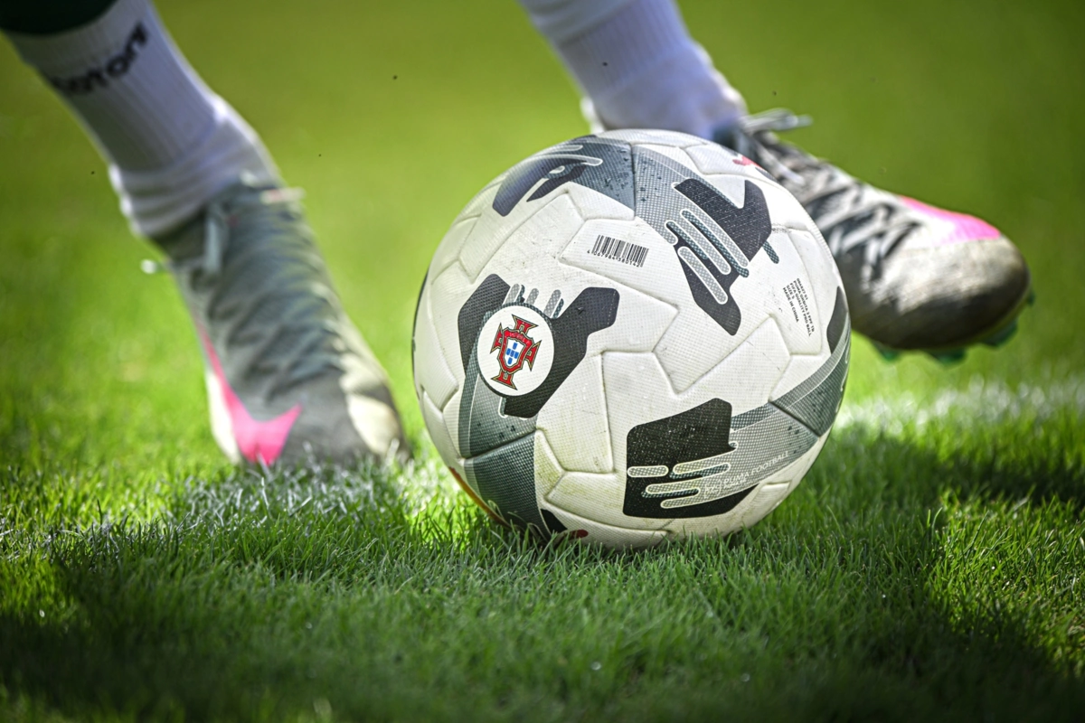 Viana do Castelo terá dois relvados sintéticos em parceria com a FPF