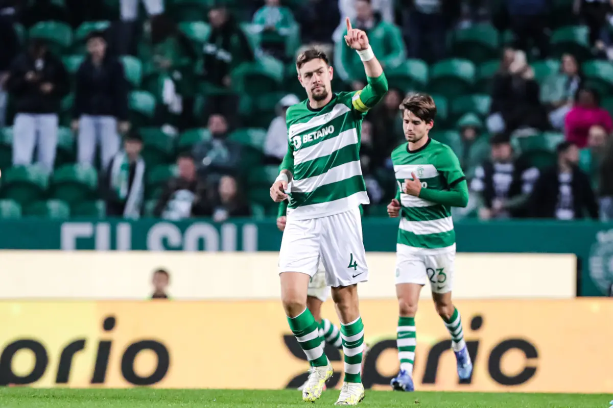 Coates com a camisola do Sporting