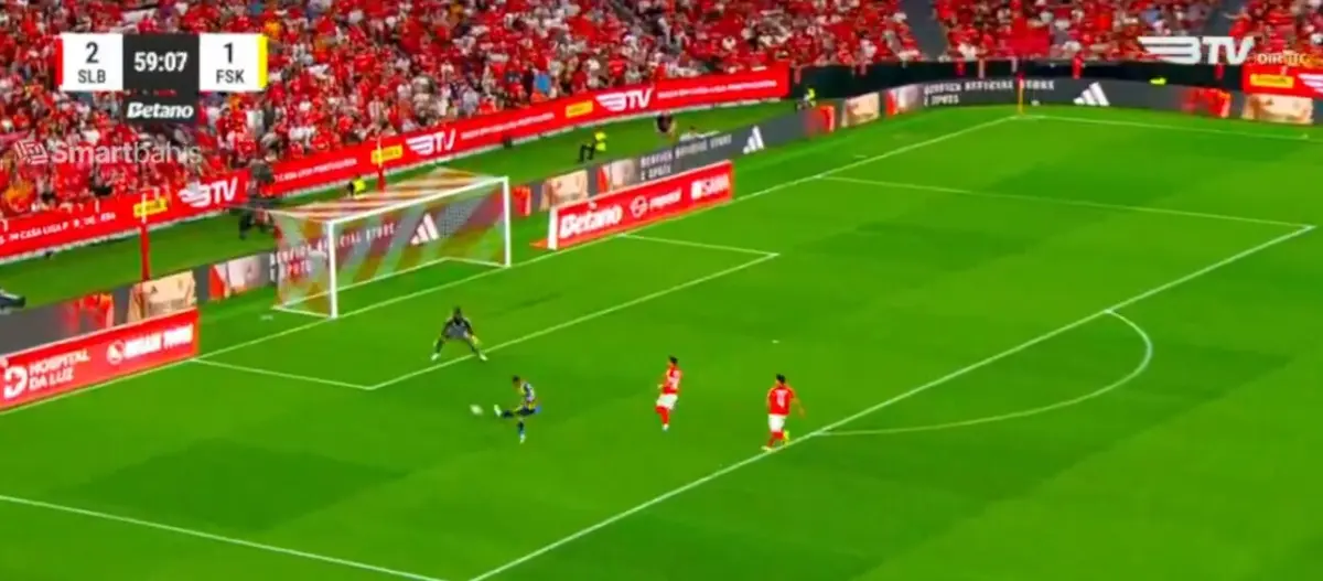 Imagem de contexto do artigo Youssef En-Nesyri faz empate no Benfica-Fenerbahçe: eis o golo