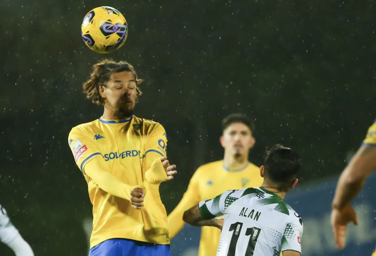 Koindredi com a camisola do Estoril