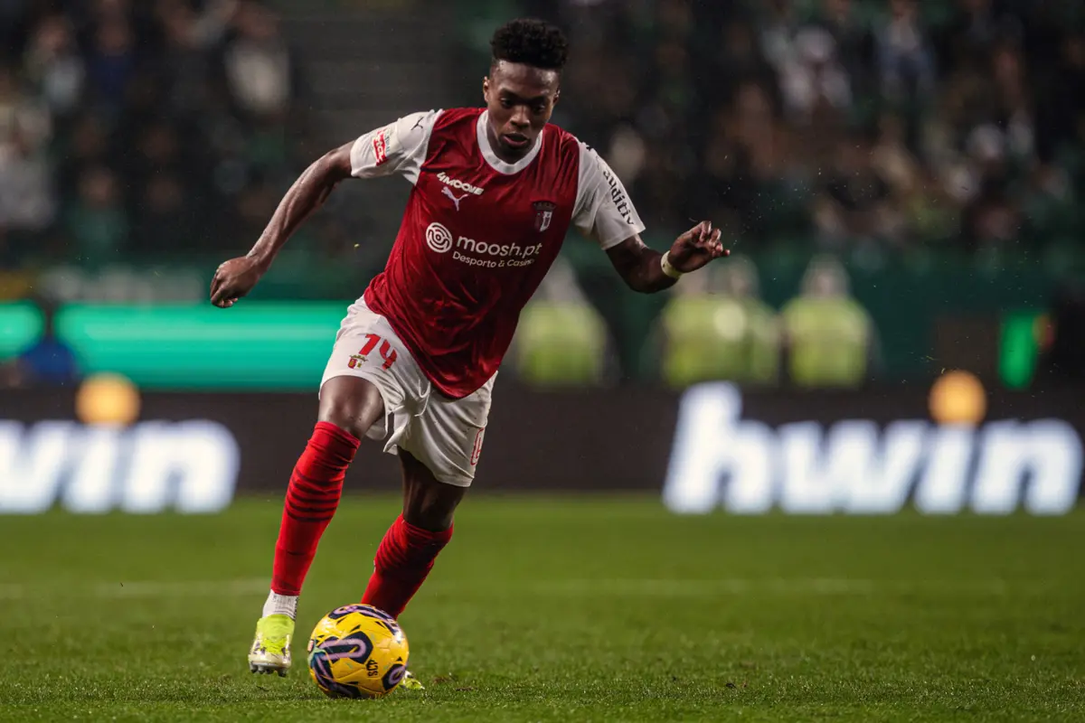 Álvaro Djaló, extremo do Braga (Créditos: Mário Vasa/Global Imagens)