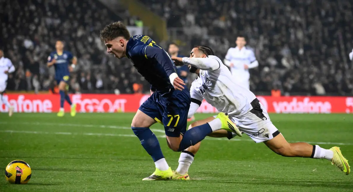 Imagem de contexto do artigo Após recurso ao VAR, João Gonçalves marcou penálti e Alan Varela colocou FC Porto a vencer