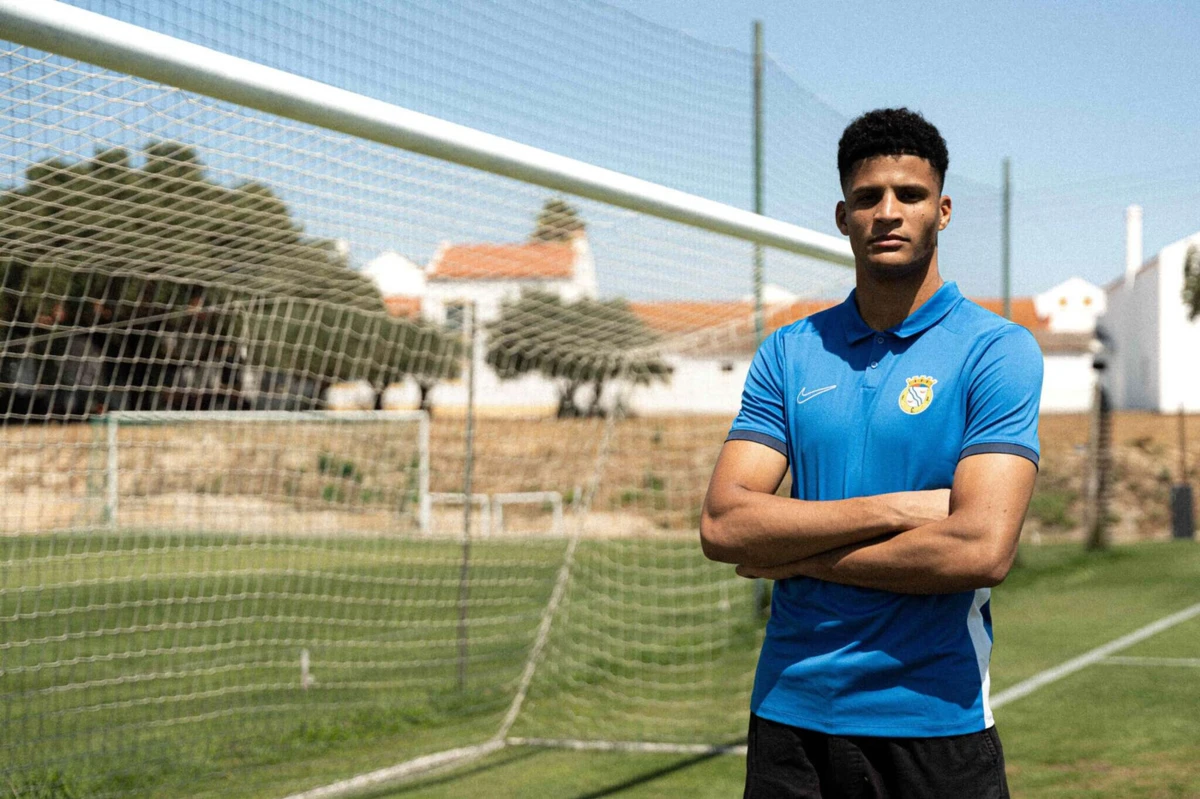 Imagem de contexto do artigo Alverca reforça-se no Palmeiras: Mateus Mendes assina por três épocas