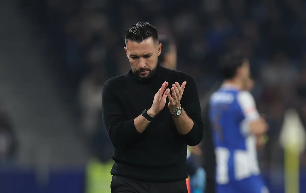 Farioli aguarda alguns retoques no plantel em janeiro