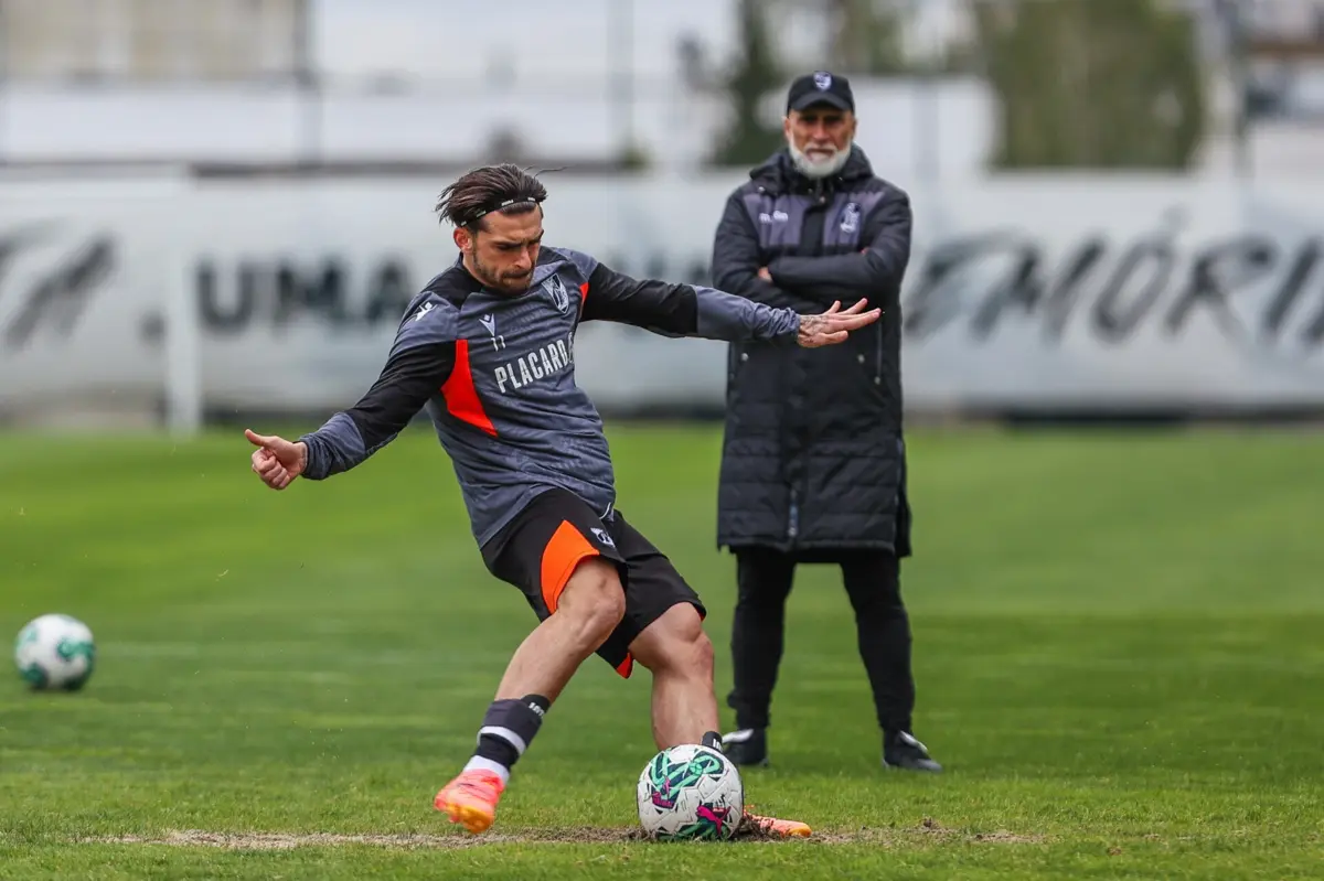 Jota Silva (Créditos: Vitória SC)