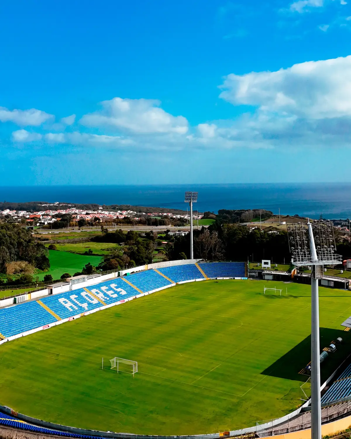 Imagem de contexto do artigo Se UEFA reprovar o Estádio de São Miguel, Santa Clara deve jogar no Algarve