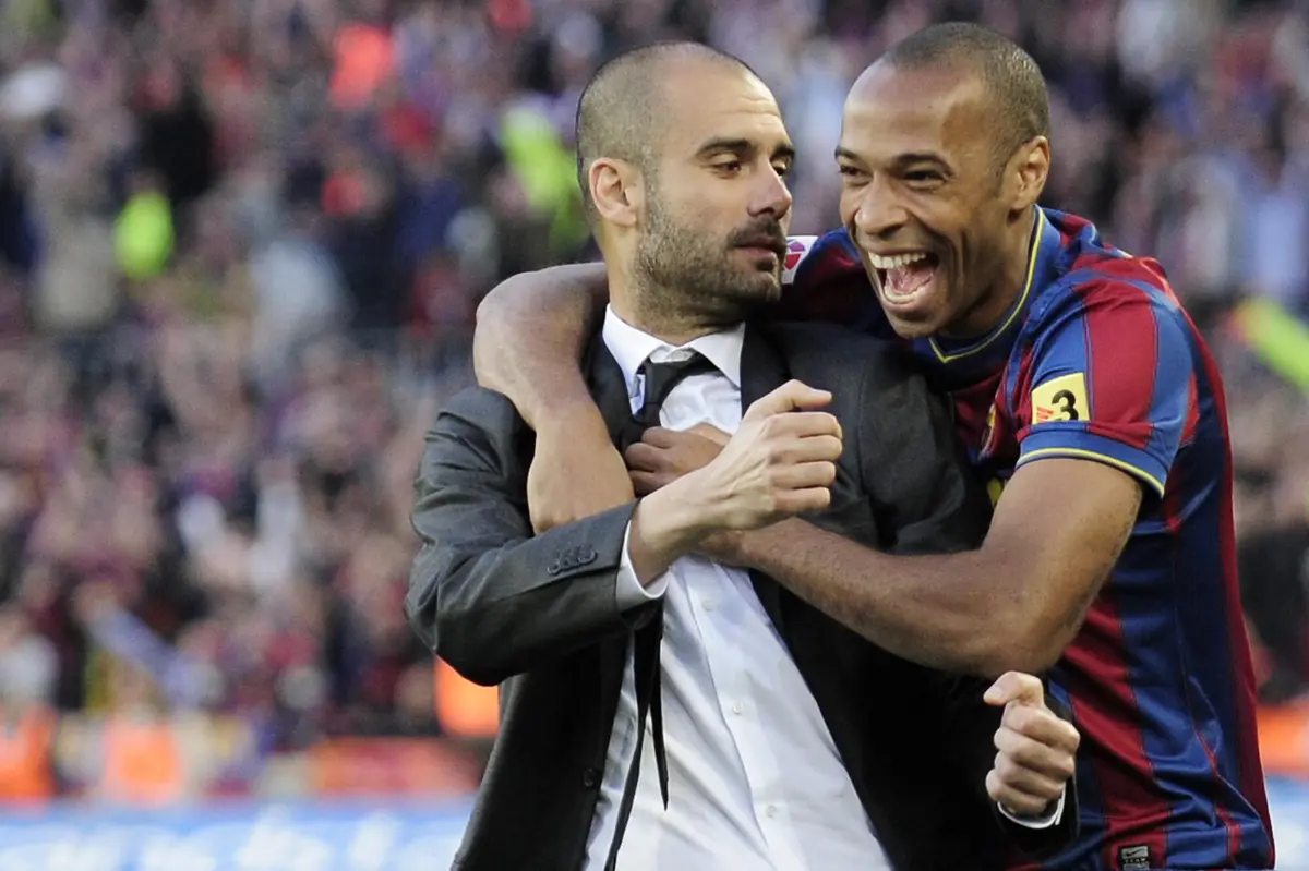 Pep Guardiola e Thierry Henry conquistaram a Champions League ao serviço do Barça, em 2008/09
