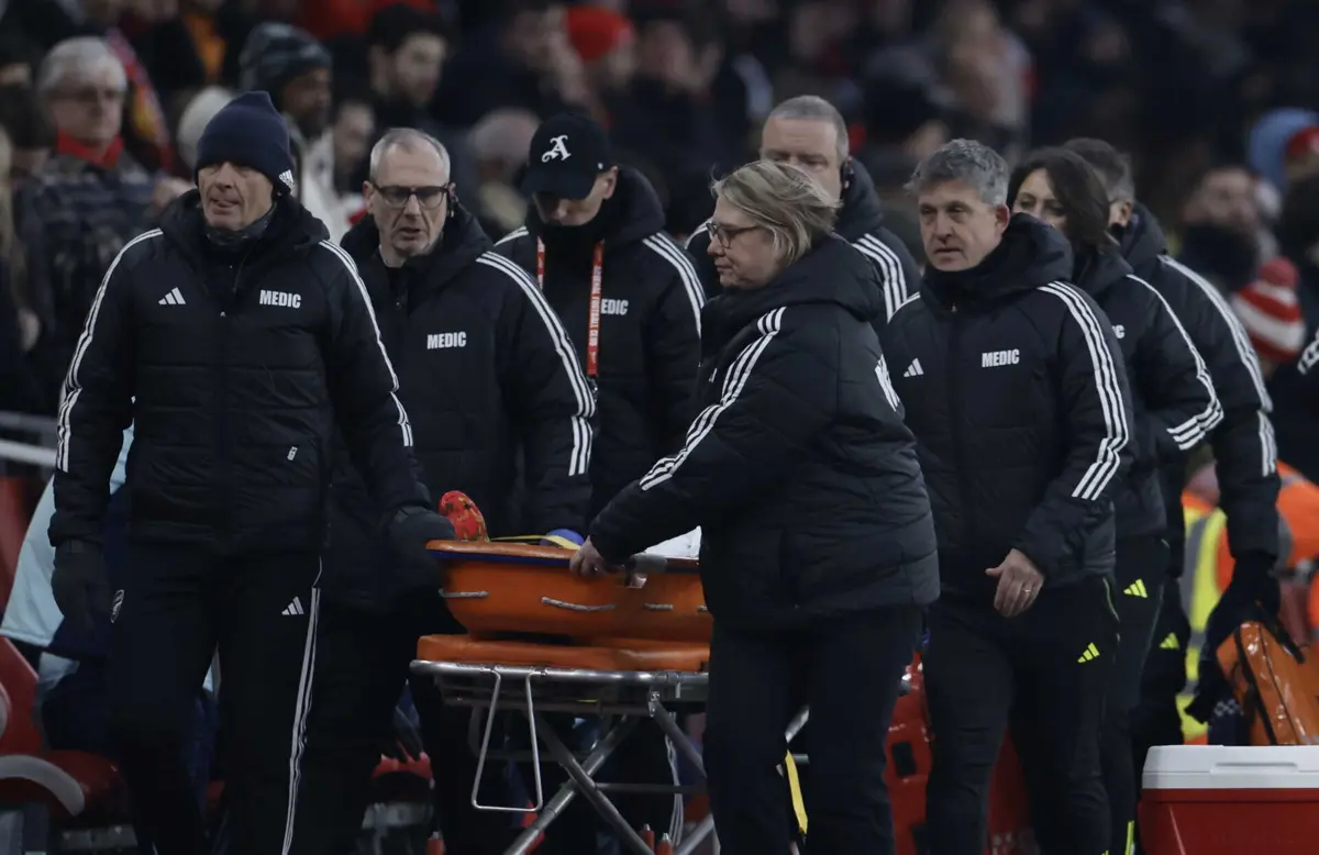 Imagem de contexto do artigo Gabriel Jesus abandona Arsenal-Manchester United de maca: vídeo