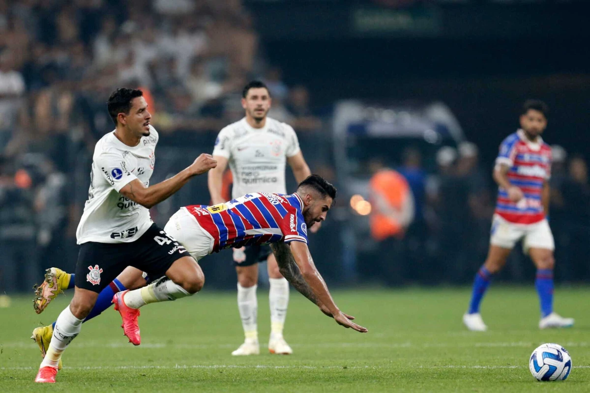 Imagem de contexto do artigo Presidente do Corinthians sobre mudança de ideias de Lucas Veríssimo: "Ficou a enrolar..."