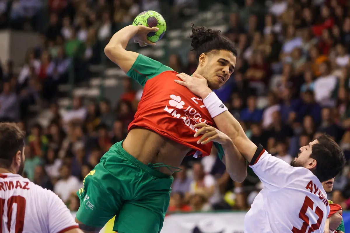 André Gomes falha Europeu de andebol (Créditos: Ivan del Val/Global Imagens)