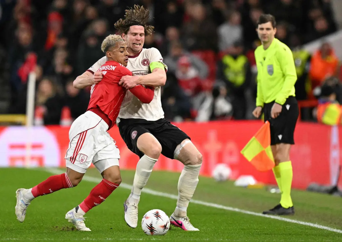 Omari Hutchinson e Mads Bech Sorensen