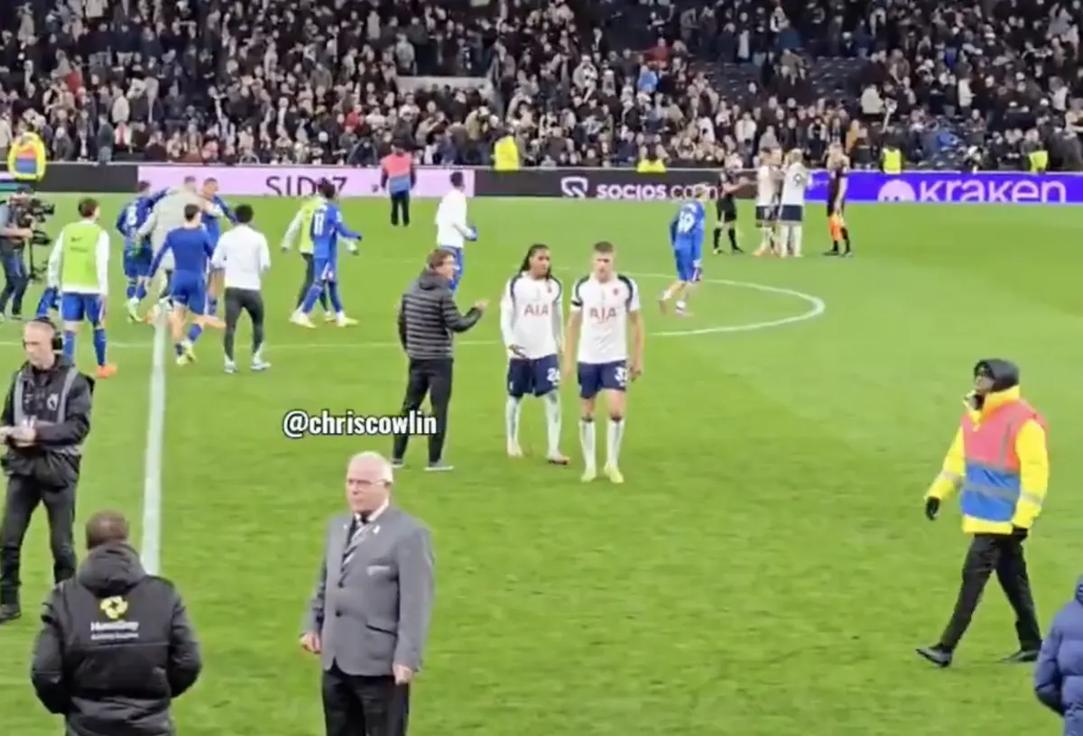 Imagem de contexto do artigo Dois jogadores desprezam treinador do Tottenham após derrota com o Chelsea. Veja
