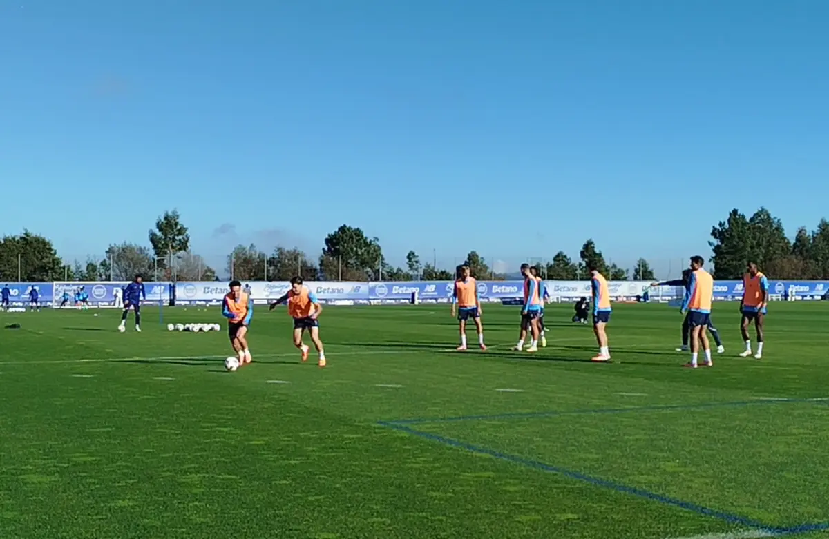 Imagem de contexto do artigo Um para um e finalização: três minutos de duelos no treino do FC Porto