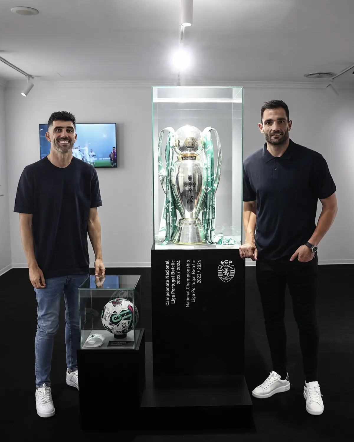 Imagem de contexto do artigo Neto e Adán já visitaram a galeria dos campeões no Museu Sporting: "Estamos bem representados"