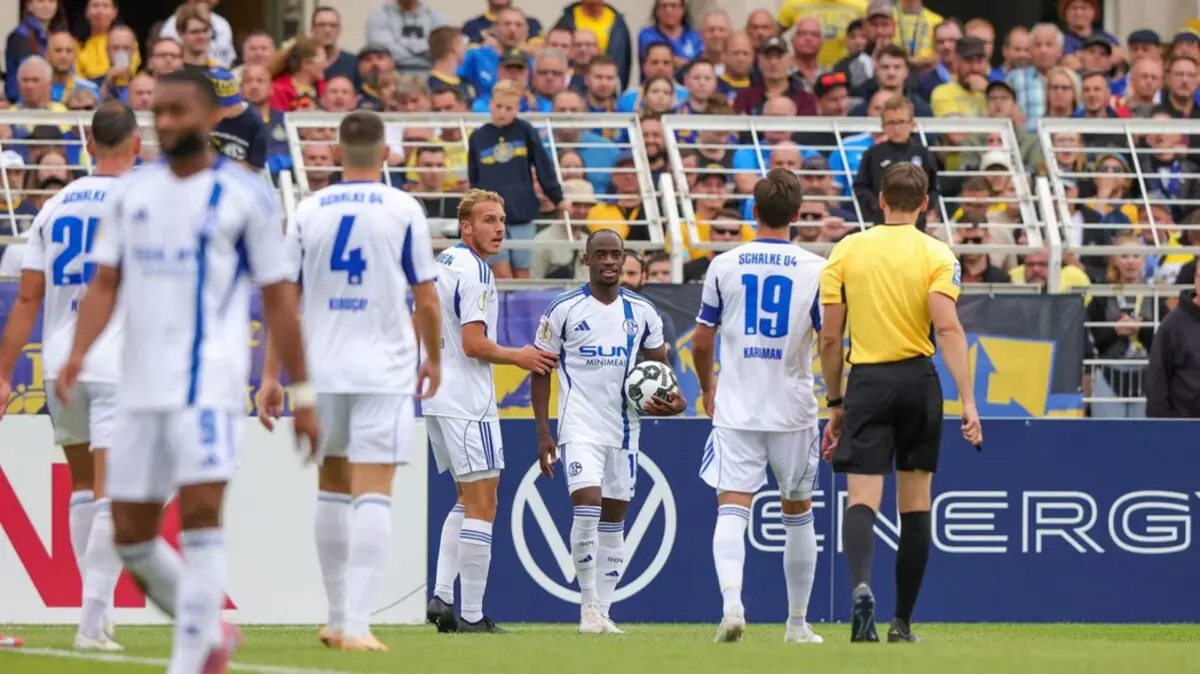 Imagem de contexto do artigo Dois casos de racismo abalam a Taça da Alemanha e Infantino pede ações à federação