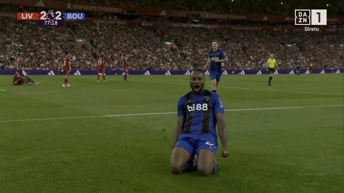 Imagem de contexto do artigo Foi alvo de ofensas racistas, continuou em campo e bisou contra o Liverpool. Ora veja