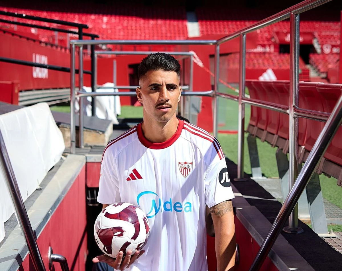 Imagem de contexto do artigo Fábio Cardoso comparado a Daniel Carriço em Sevilha: "É uma lenda, vou tentar fazer o mesmo"