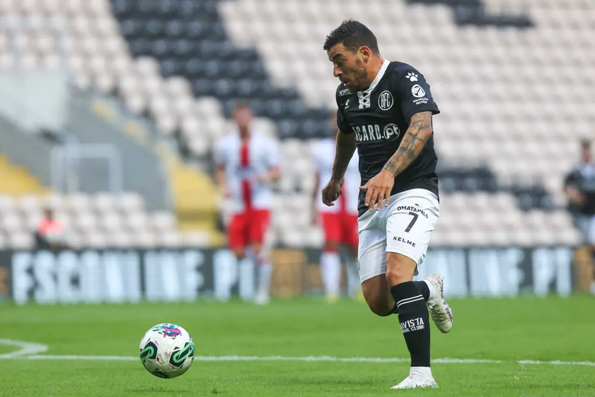 Imagem de contexto do artigo Cláusula para renovar acionada e Salvador Agra mais um ano no Boavista