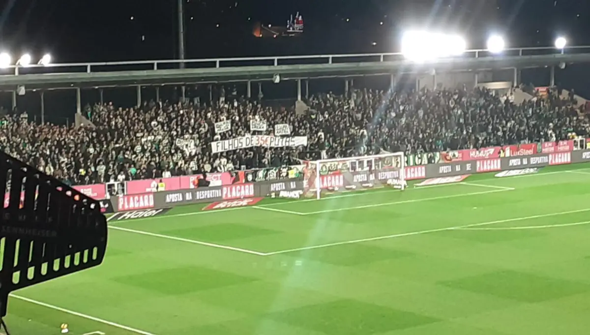 Imagem de contexto do artigo Adeptos do Sporting insistem nas críticas ao preço dos bilhetes do jogo com o Gil Vicente