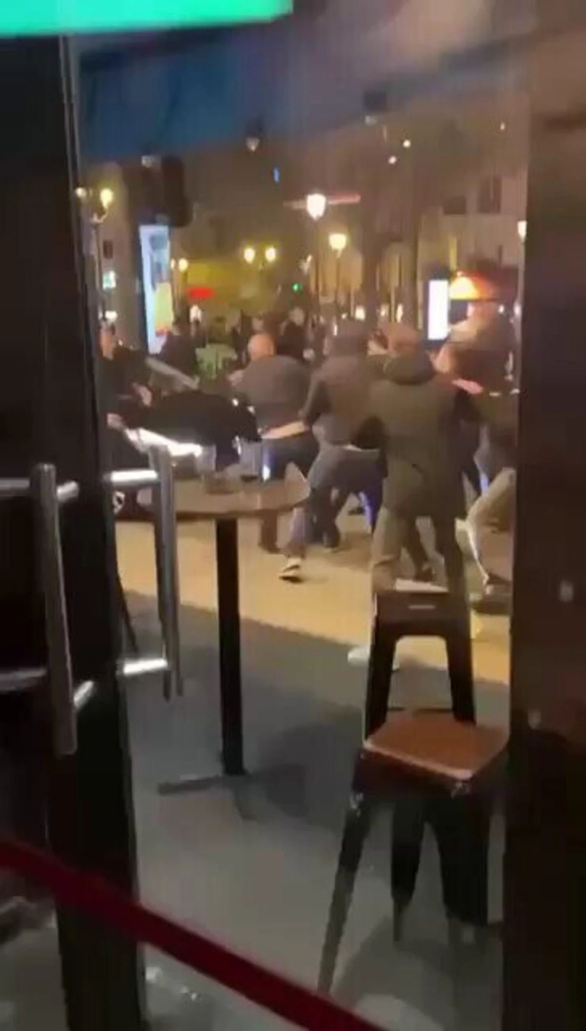 Imagem de contexto do artigo Pancadaria entre adeptos do PSG e do Aston Villa em Paris