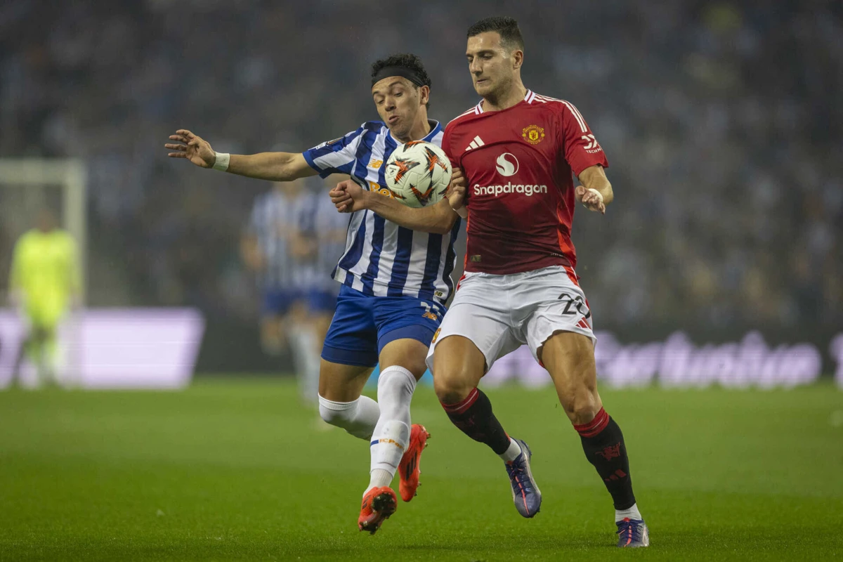 Pepê e Dalot (créditos: Leonel de Castro)