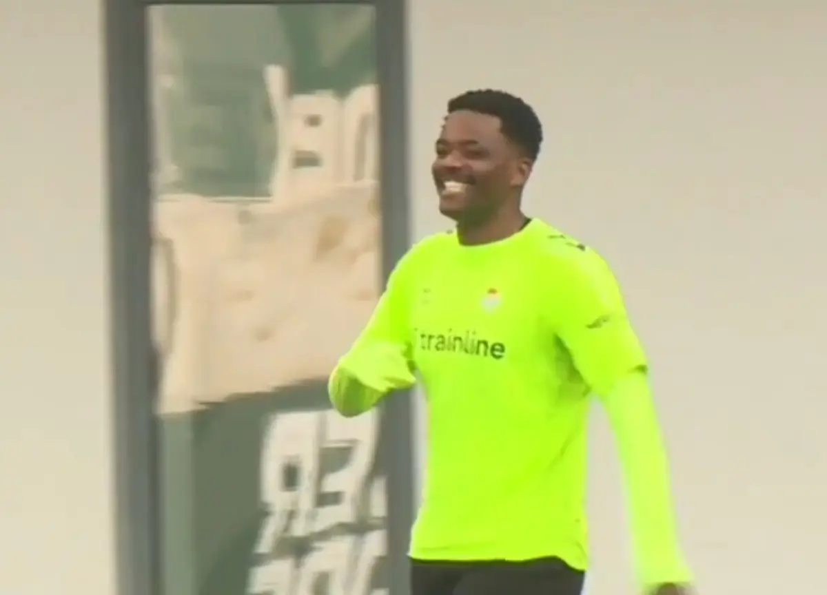 Imagem de contexto do artigo William Carvalho voltou a treinar com o Bétis e teve de passar no "túnel"