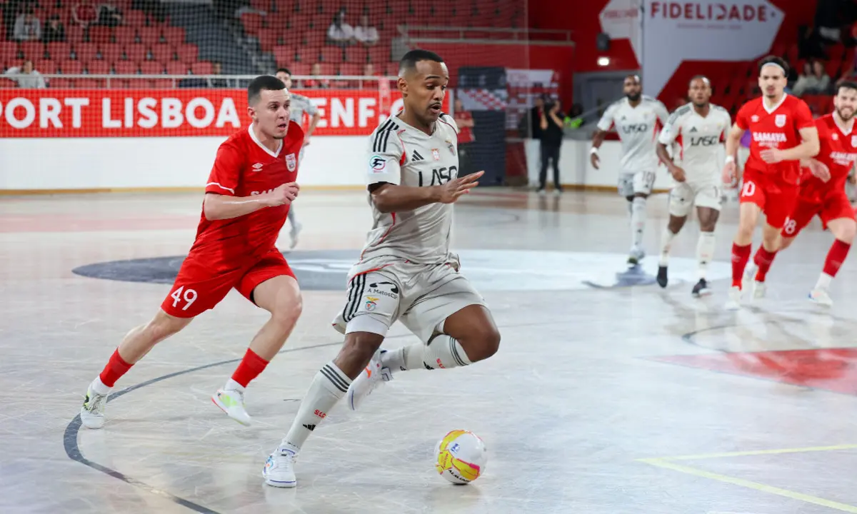 Imagem de contexto do artigo Benfica vence e haverá dérbi com o Sporting nos quartos de final da Champions de futsal