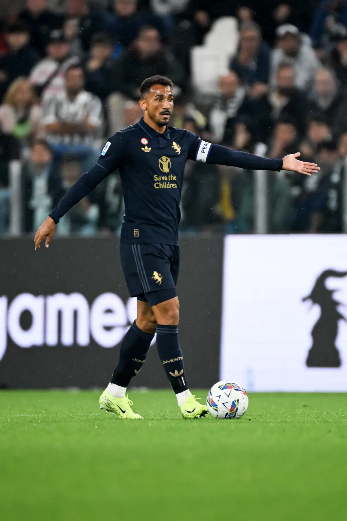 Imagem de contexto do artigo Ex-FC Porto Danilo rescinde com a Juventus e está livre para o Flamengo