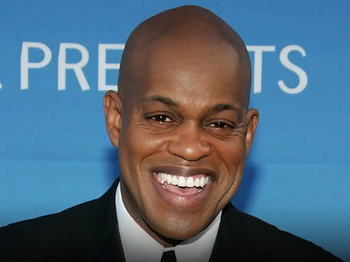 Jubilant Sykes foi esfaqueado em casa, alegadamente, pelo filho