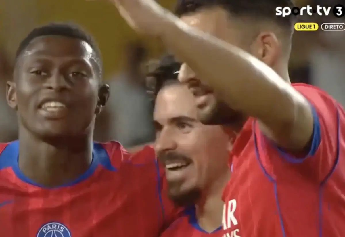 Imagem de contexto do artigo Vitinha deu vitória ao PSG sobre o Nantes com ajuda do adversário. Veja