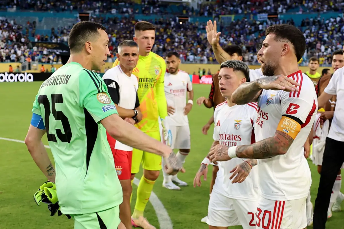 Imagem de contexto do artigo A acesa troca de palavras entre Otamendi e Marchesín: "Cala a boca, palhaço"